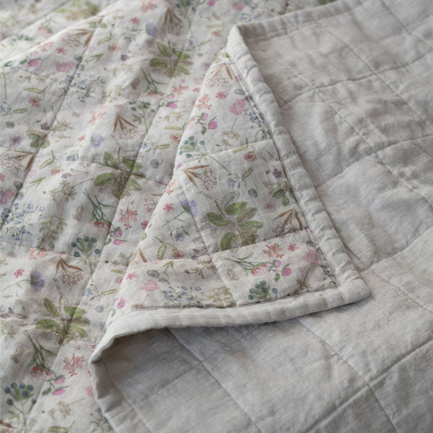 Botani & Melange lino Quilted antklodė — naturalusdrabuziai.lt