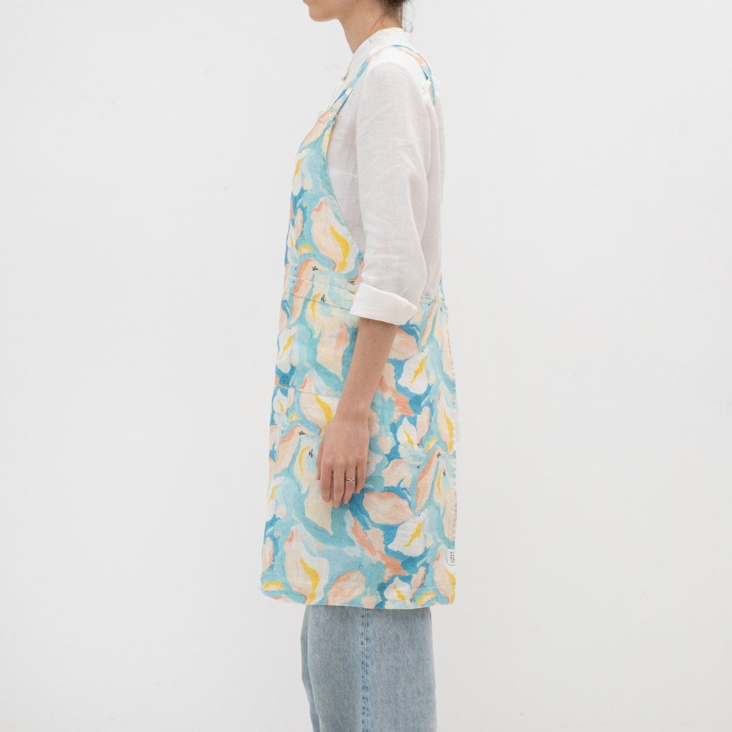 LIMITED EDITION Pastel Iris lino kryžminio tipo prijuostė — naturalusdrabuziai.lt