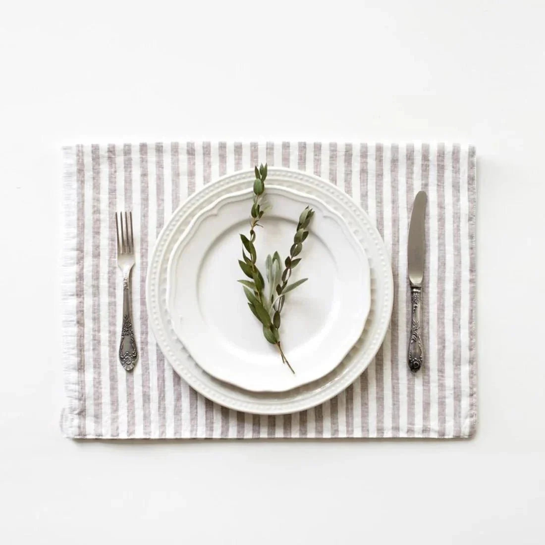 Natural White Stripes lino staltiesėlė — naturalusdrabuziai.lt