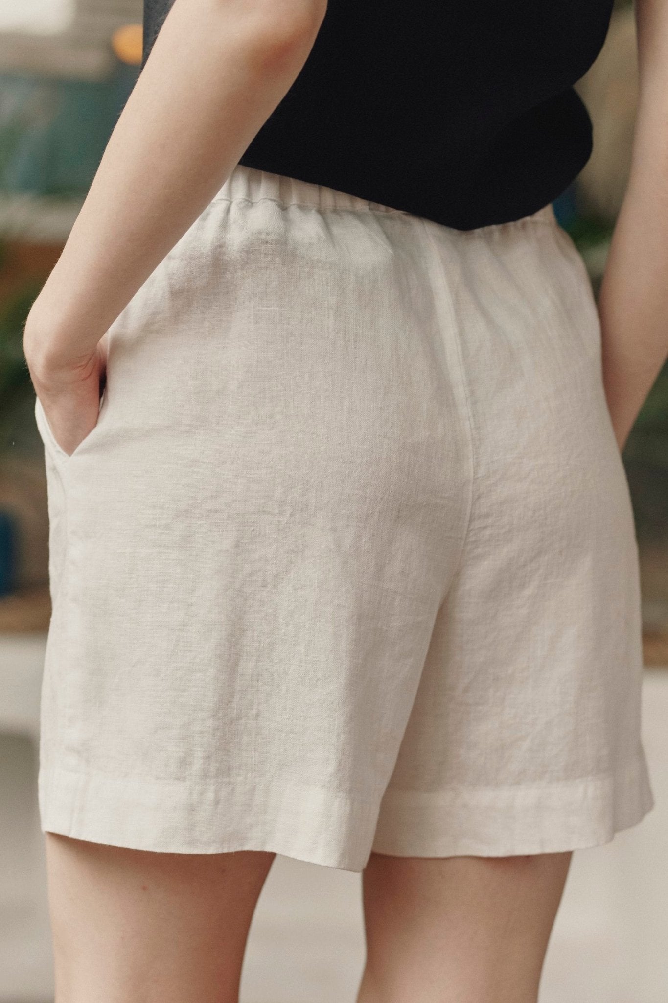 Optical White lino Hip-Hop šortai — naturalusdrabuziai.lt