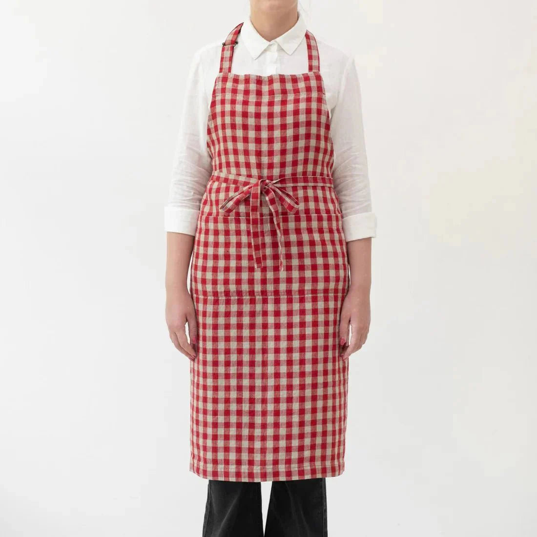 Red Gingham lino šefo prijuostė — naturalusdrabuziai.lt
