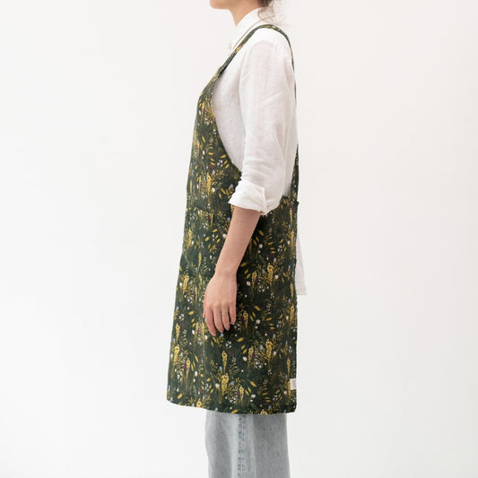 LIMITED EDITION Woodland lino kryžminio tipo prijuostė — naturalusdrabuziai.lt