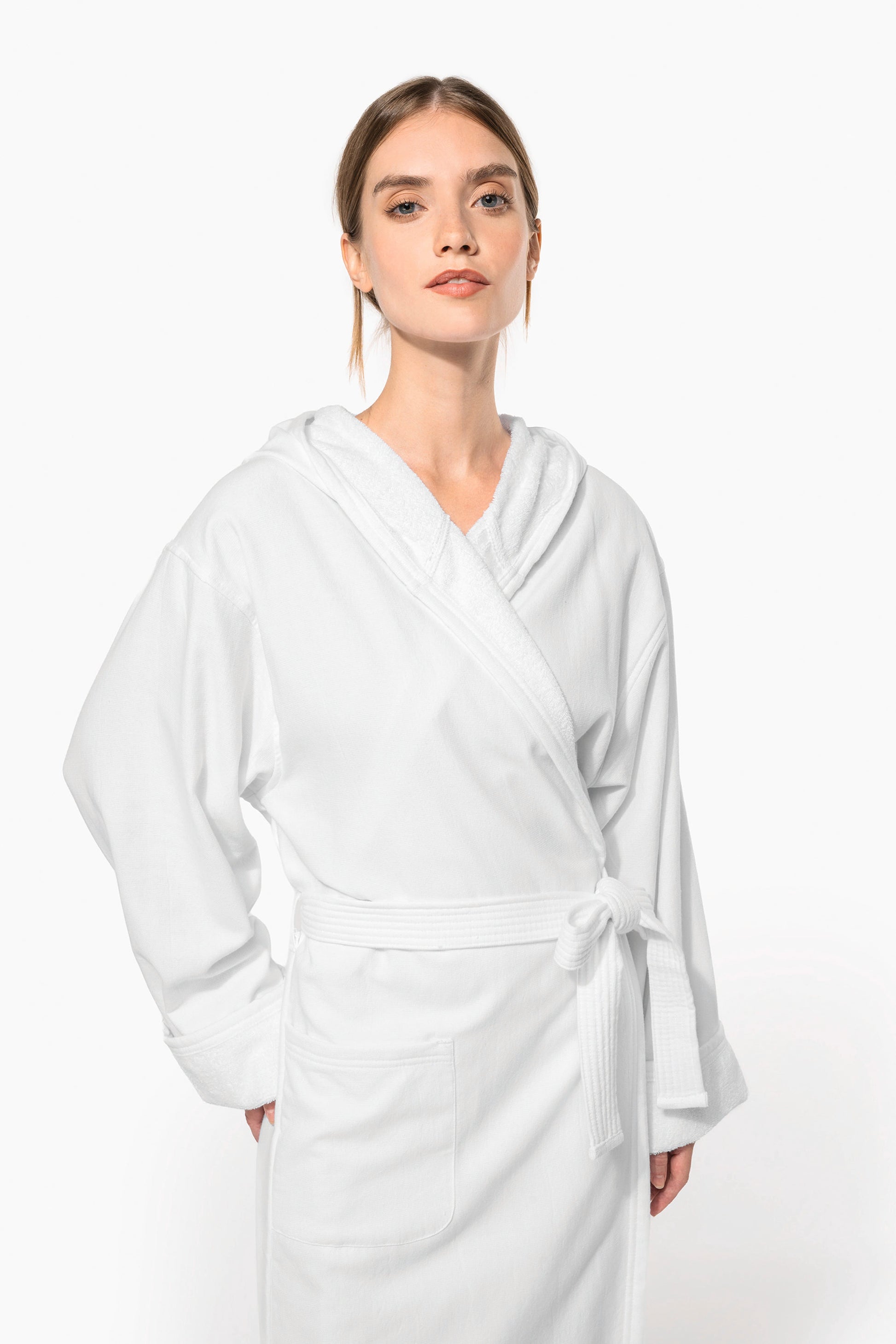 Unisex ekologiškos medvilnės chalatas su gobtuvu ir juosmens raišteliu — naturalusdrabuziai.lt