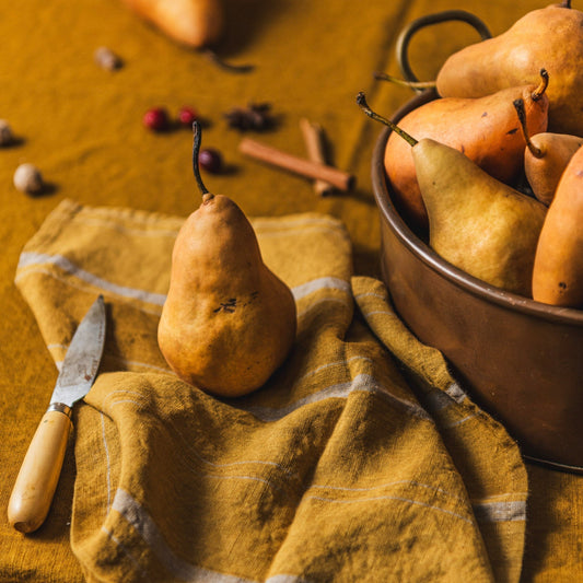 Amber Bronze Stripes lino virtuvinė servetė — naturalusdrabuziai.lt