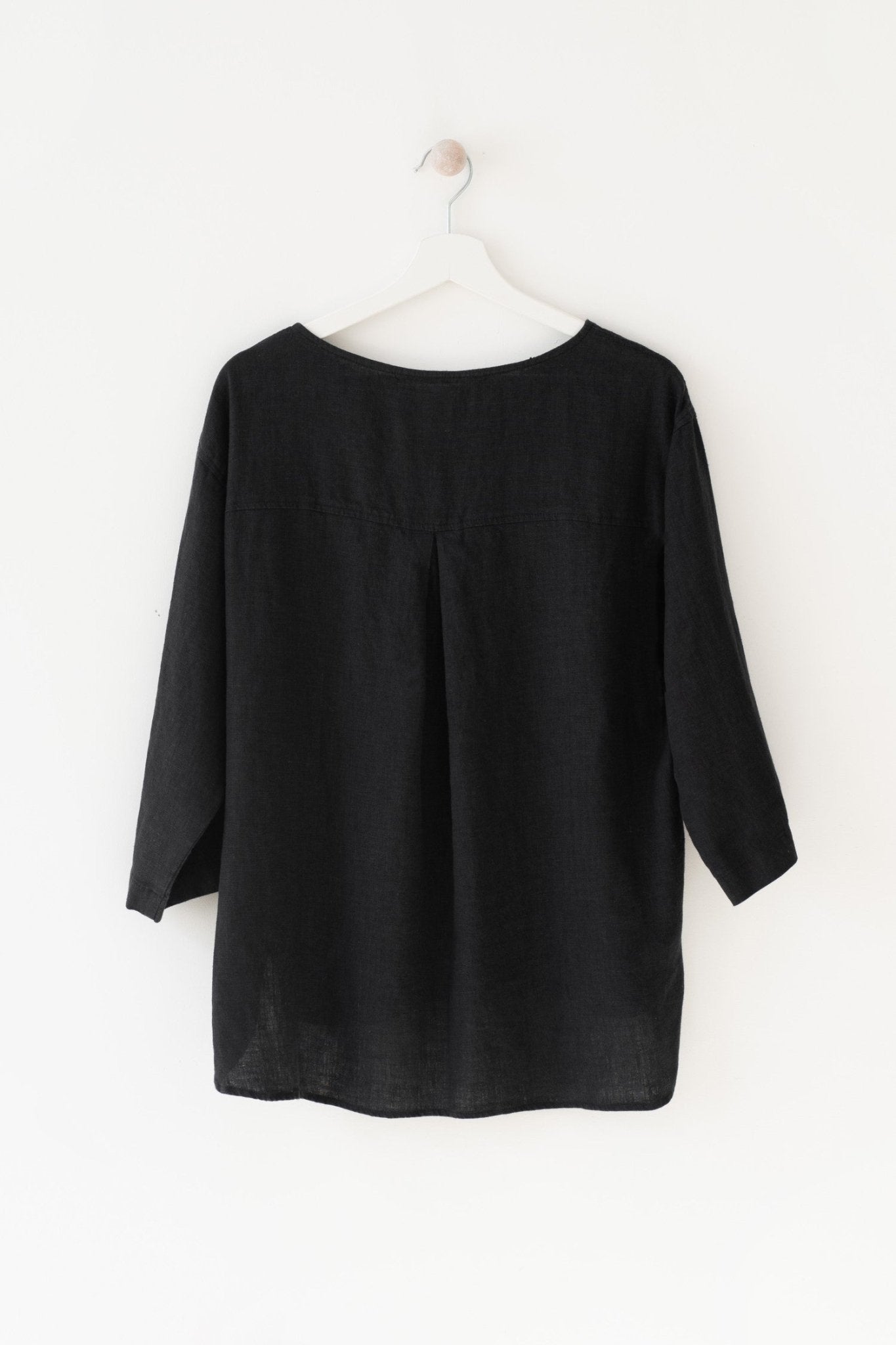 Black Linen Bilberry Top