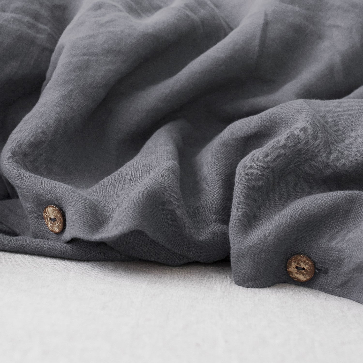 Dark Grey lino antklodės užvalkalas — naturalusdrabuziai.lt