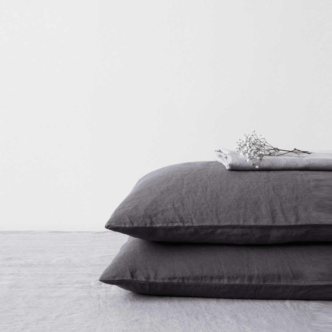 Dark Grey lino pagalvės užvalkalas — naturalusdrabuziai.lt