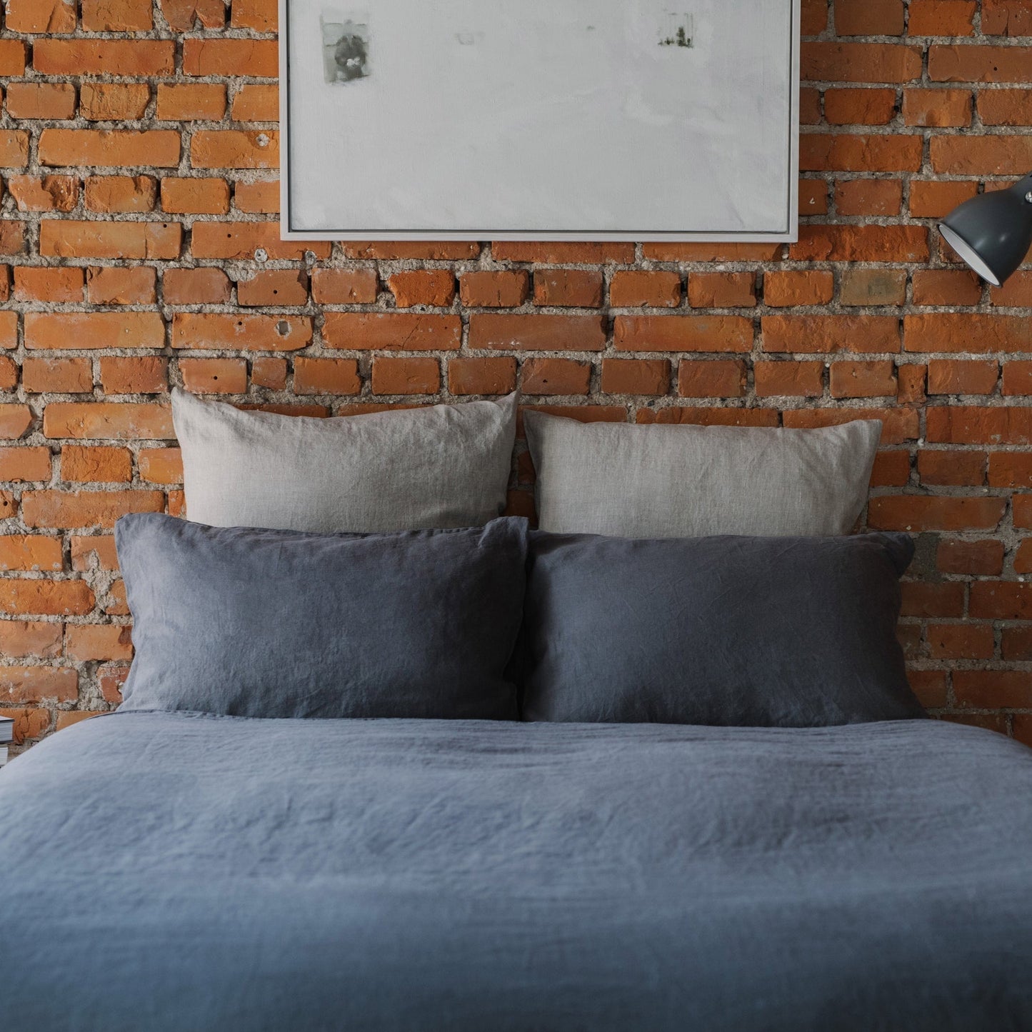 Dark Grey lino pagalvės užvalkalas — naturalusdrabuziai.lt