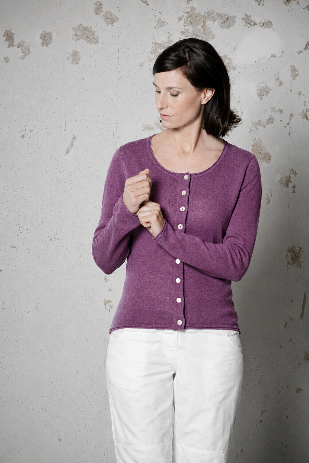 Moteriškas megztinis su užsegimu iš kanapių ir ekologiškos medvilnės – Violetinė
