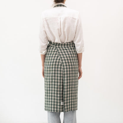 Forest Green Gingham lino šefo prijuostė — naturalusdrabuziai.lt