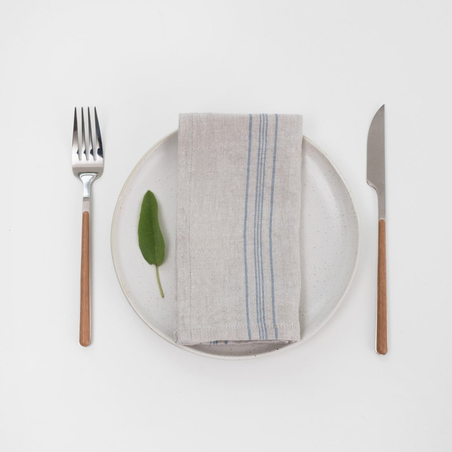 Grey Blue Wide Stripe Rustic lino servetėlių rinkinys 2 vnt. — naturalusdrabuziai.lt