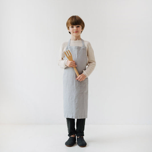 Vaikų Light Grey lino kasdienė prijuostė — naturalusdrabuziai.lt