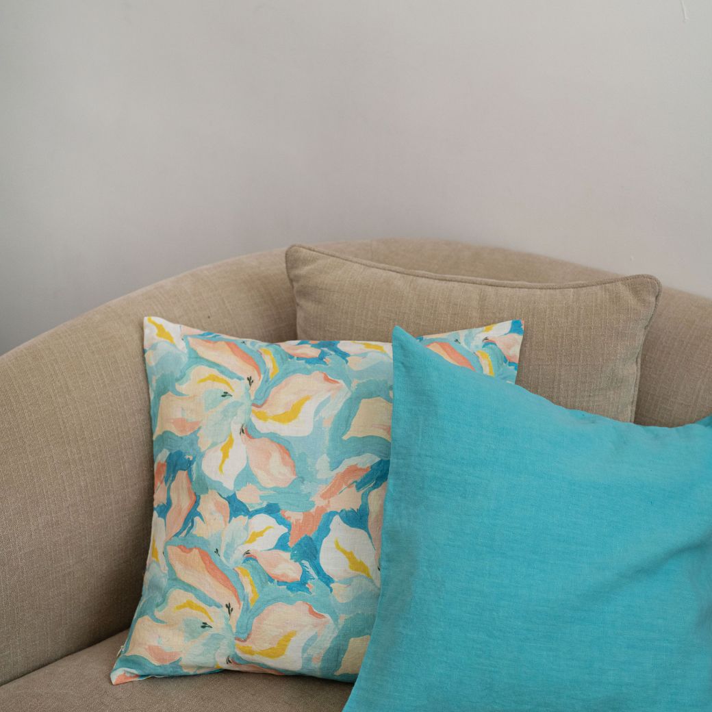 LIMITED EDITION Pastel Iris lino pagalvėlės užvalkalas — naturalusdrabuziai.lt