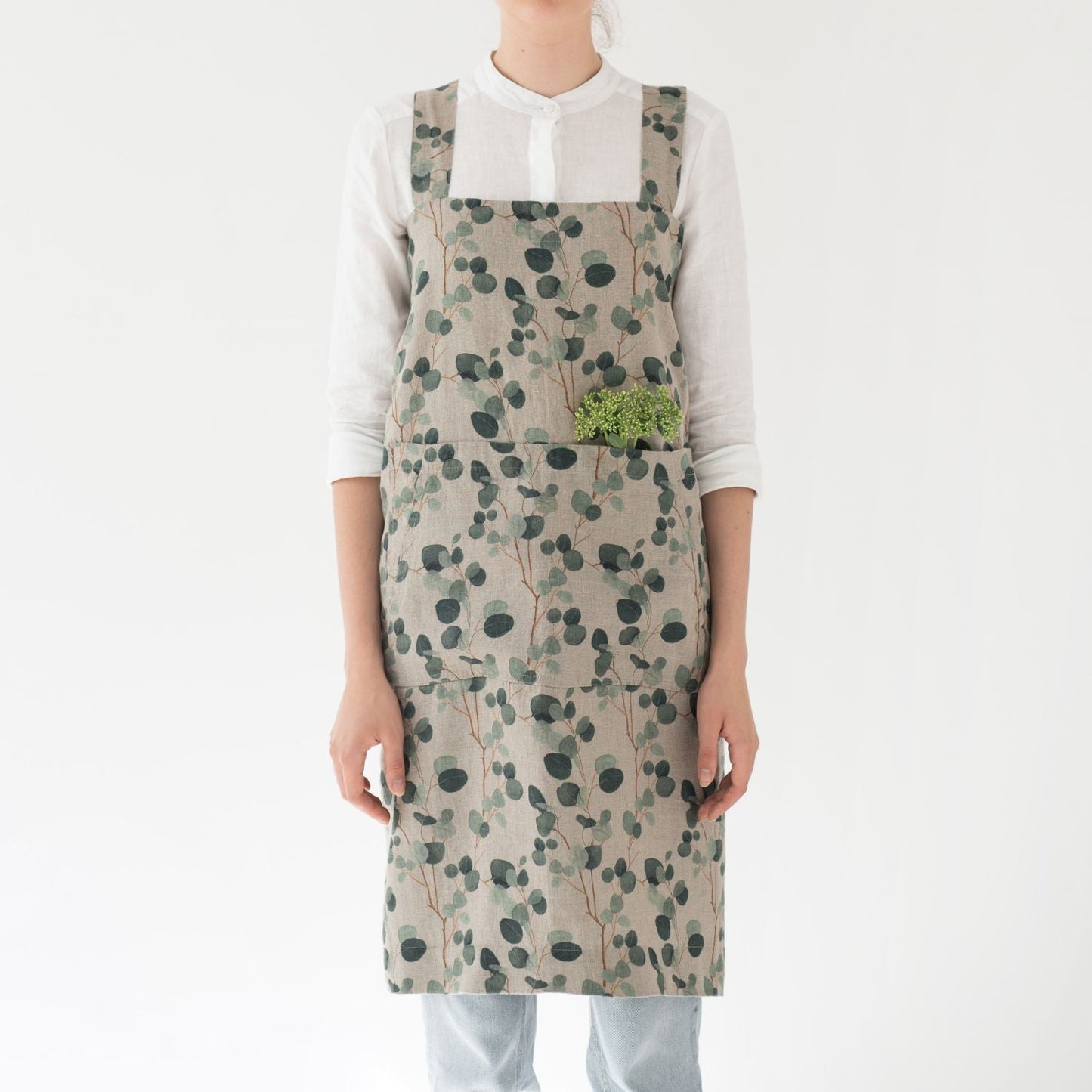 lino Tales Eucalyptus on Light Natural lino Pinafore prijuostė — naturalusdrabuziai.lt