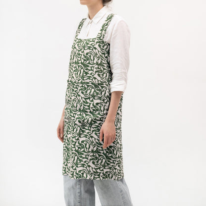 lino Tales Evergreen Damask on Light Natural lino Pinafore prijuostė — naturalusdrabuziai.lt