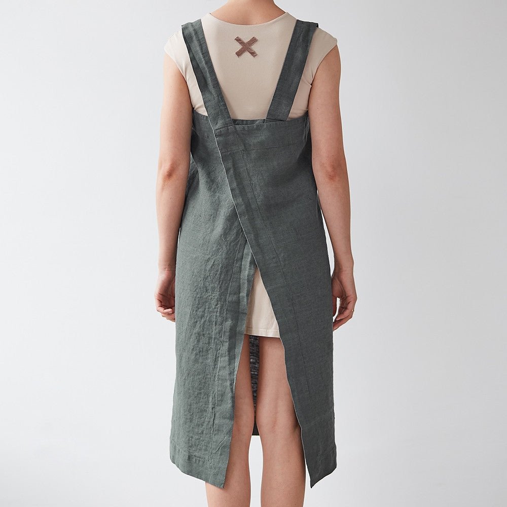lino Tales Forest Green lino Pinafore prijuostė — naturalusdrabuziai.lt