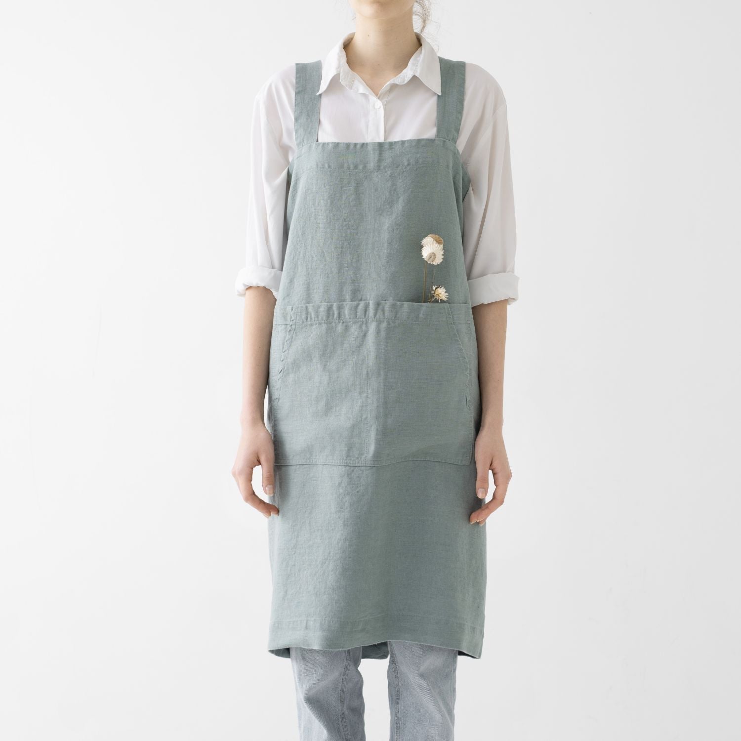 lino Tales Green Milieu lino Pinafore prijuostė — naturalusdrabuziai.lt
