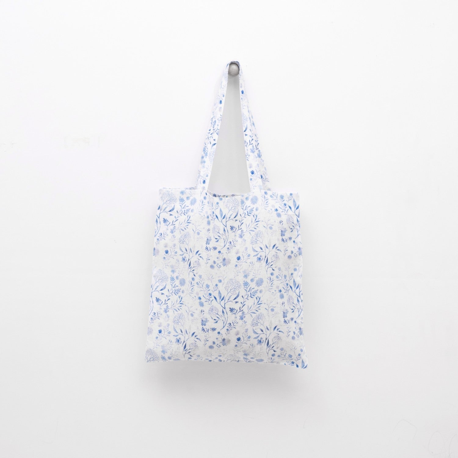 lino Tales White Botanical Blue lino pirkinių krepšys — naturalusdrabuziai.lt