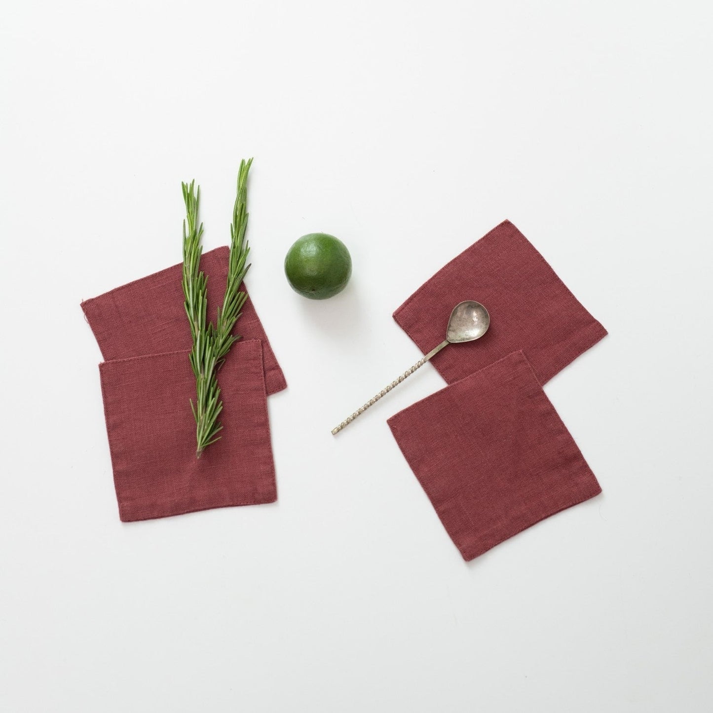 Marsala lino padėkliukų rinkinys 4 vnt. — naturalusdrabuziai.lt