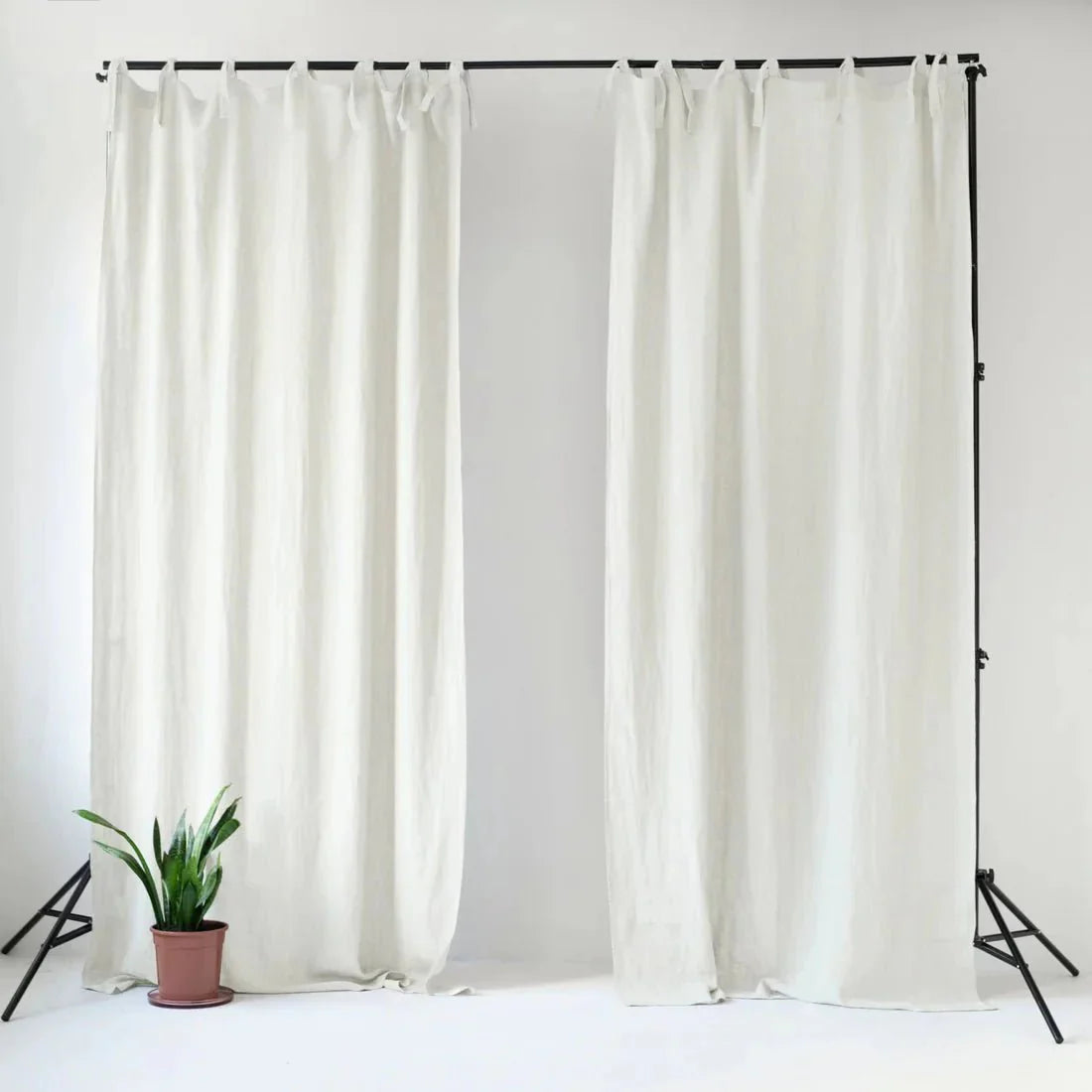 Off-White lino Night Time Tie viršus Curtain rinkinys 2 vnt. — naturalusdrabuziai.lt