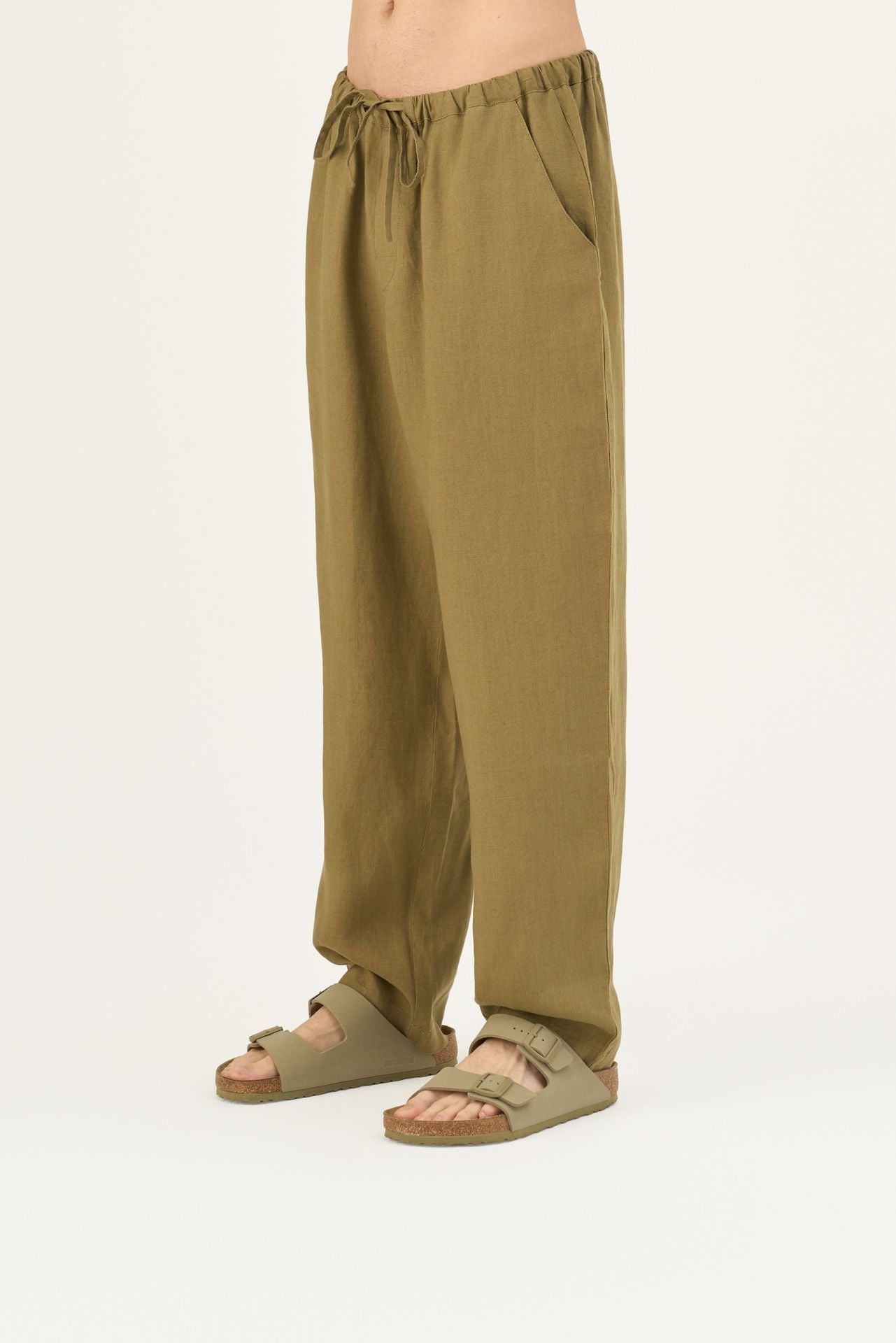 Olive Khaki lino Currant Loungewear rinkinys — naturalusdrabuziai.lt