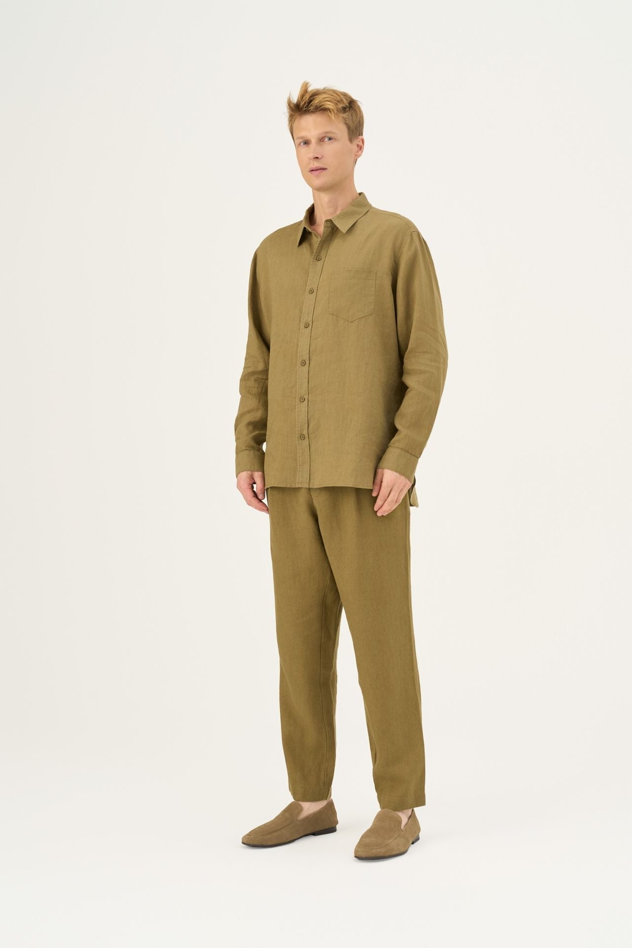 Olive Khaki lino Larch marškiniai — naturalusdrabuziai.lt