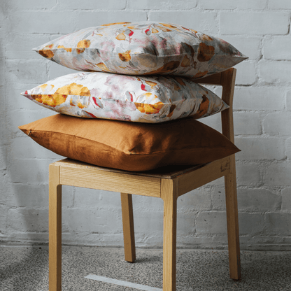 Orange Flow on Natural lino pagalvėlės užvalkalas — naturalusdrabuziai.lt