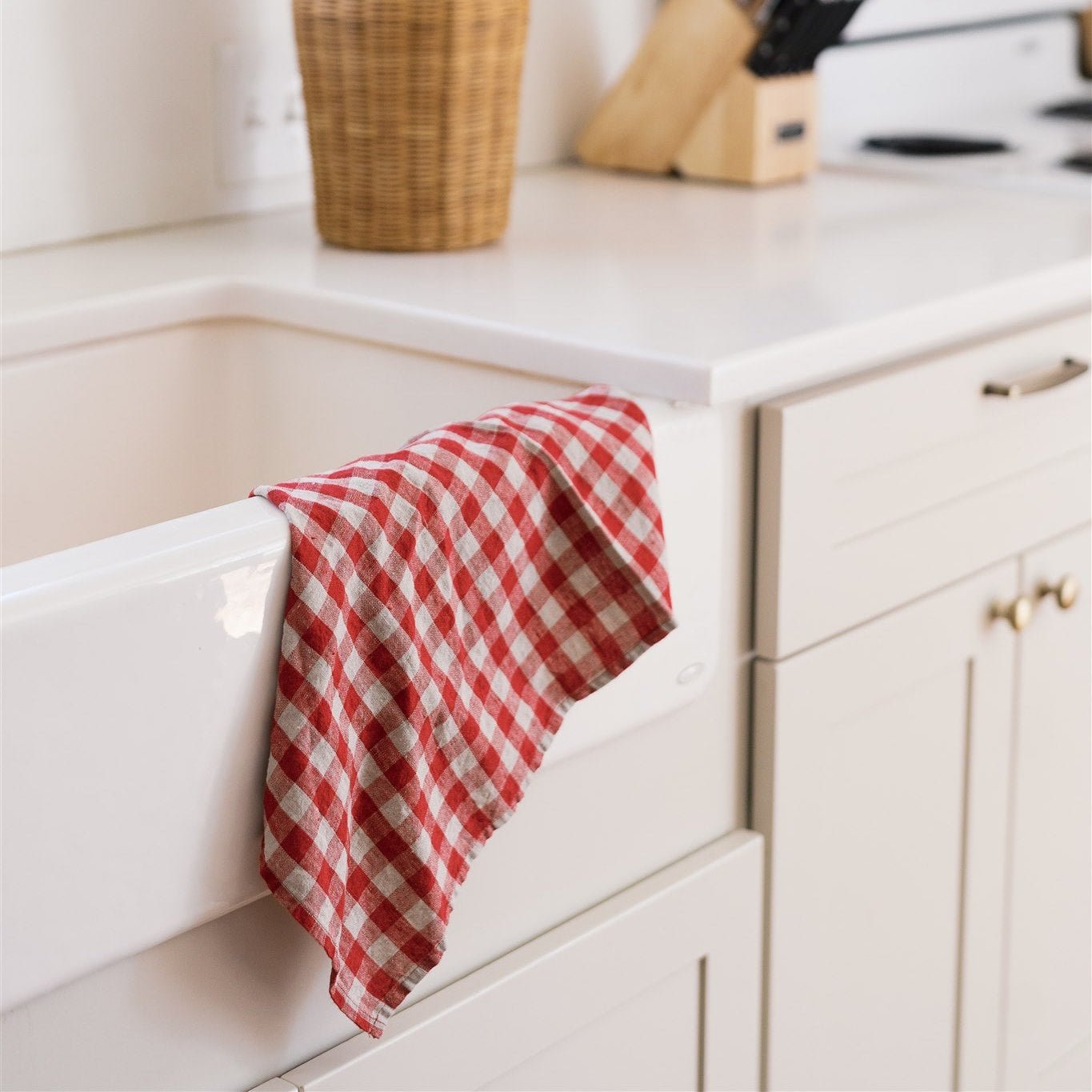 Red Gingham lino virtuvinė servetė — naturalusdrabuziai.lt