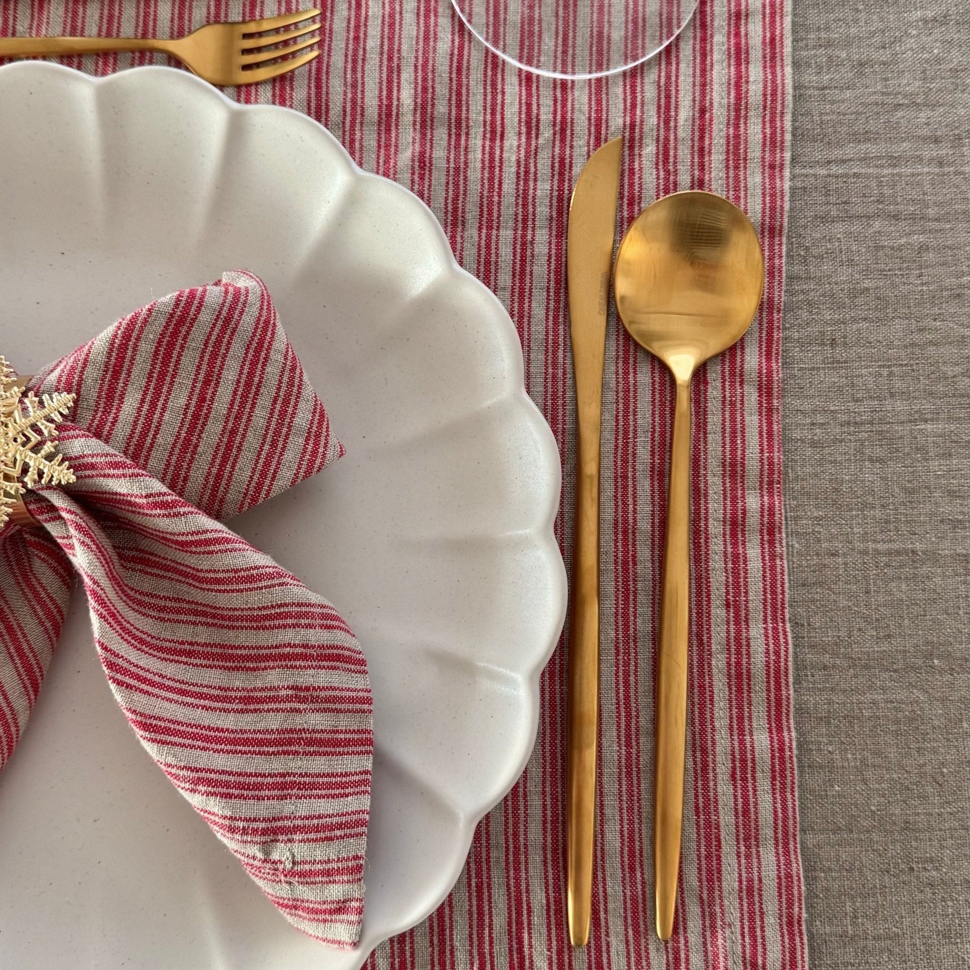 Red Natural Stripes lino stalo takelis — naturalusdrabuziai.lt