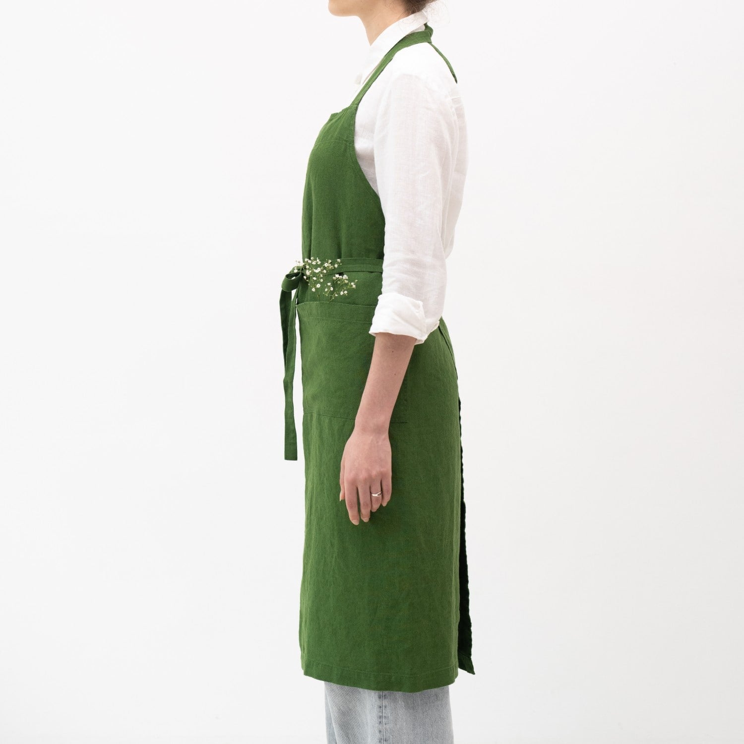 True Green lino kryžminio tipo prijuostė — naturalusdrabuziai.lt