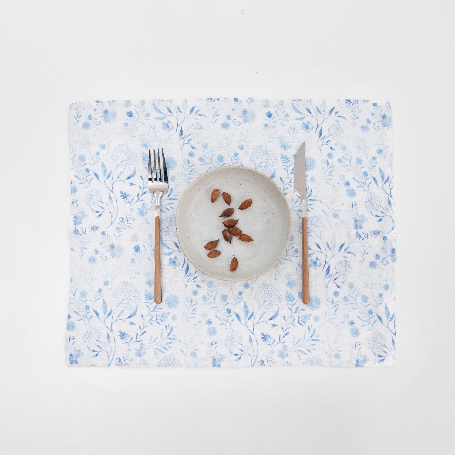 White Botanical Blue lino staltiesėlė — naturalusdrabuziai.lt