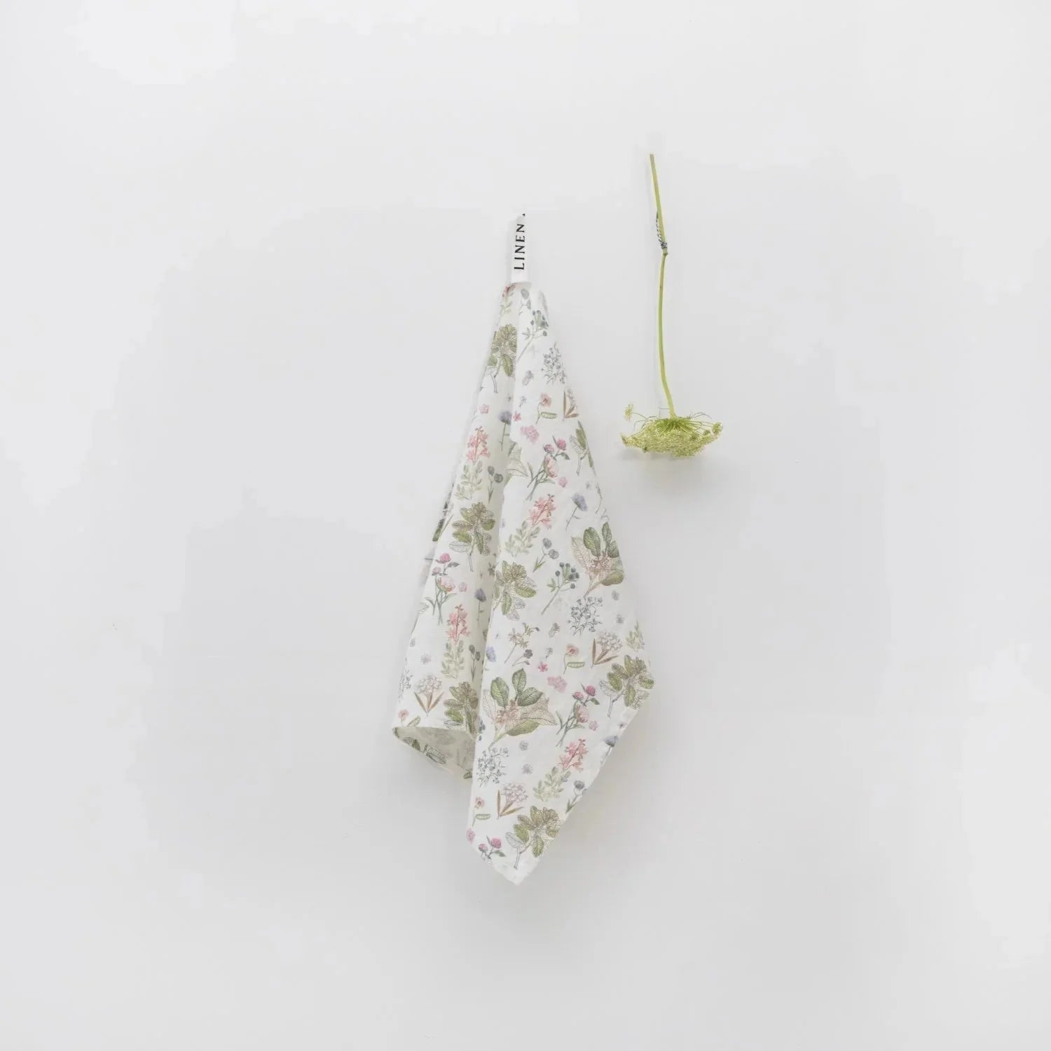 White Botany lino virtuvinė servetė — naturalusdrabuziai.lt