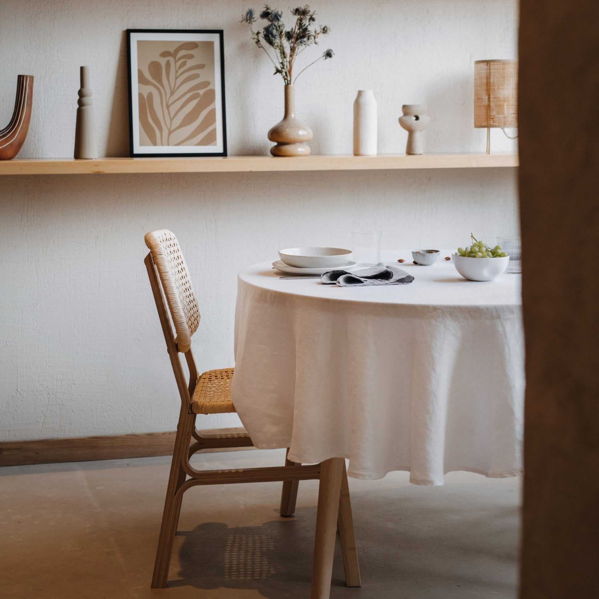 White Lightweight lino Round staltiesė — naturalusdrabuziai.lt