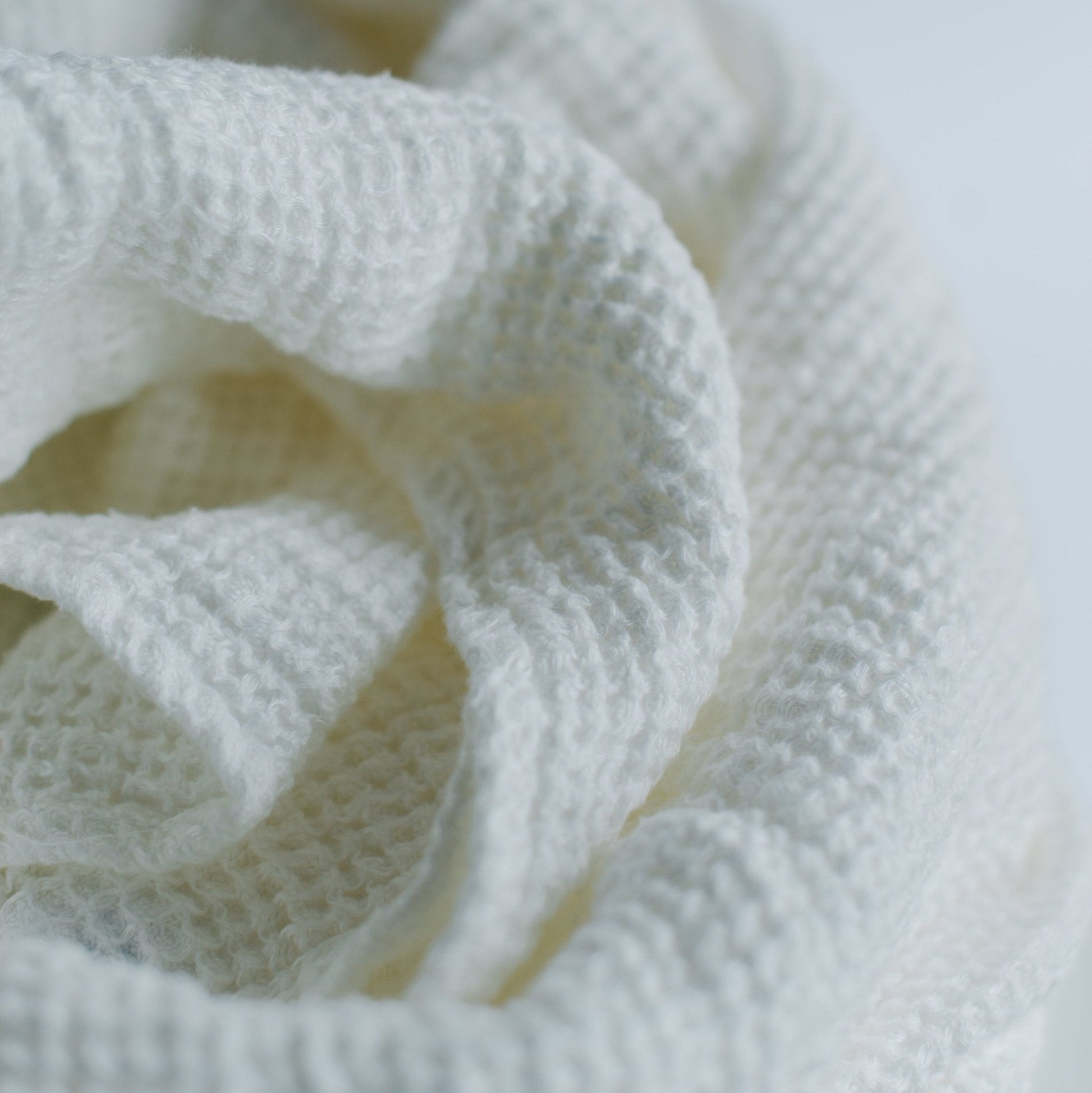 White lino Fine Waffle rankšluostis — naturalusdrabuziai.lt